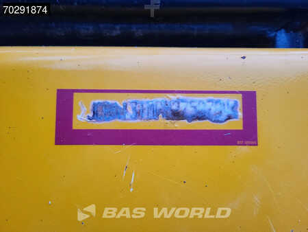 Escavatori cingolati 2021 JCB 131X L SV (38)