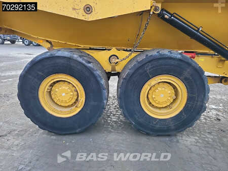 Zalomené klouby-dampry  2019 Caterpillar 730 -04A 730 Tail gate (23)