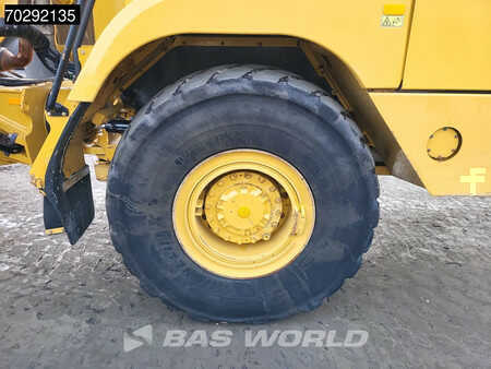 Zalomené klouby-dampry  2019 Caterpillar 730 -04A 730 Tail gate (26)