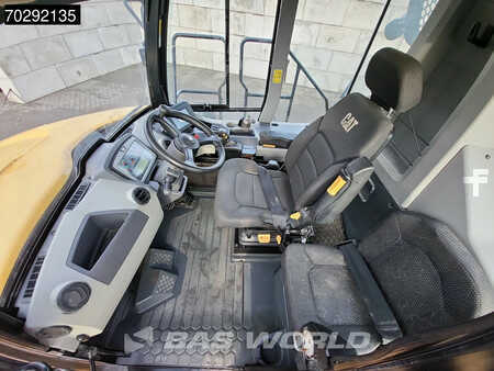 Zalomené klouby-dampry  2019 Caterpillar 730 -04A 730 Tail gate (27)