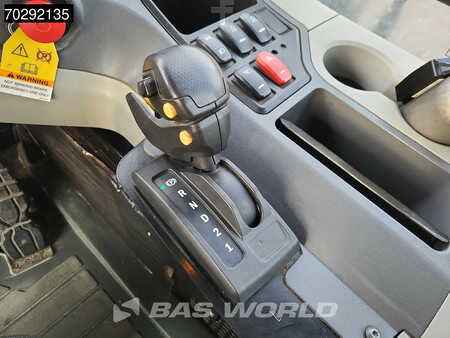 Zalomené klouby-dampry  2019 Caterpillar 730 -04A 730 Tail gate (29)