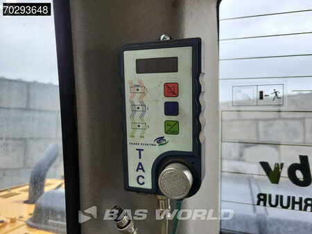 Escavadora de rodas 2014 Doosan DX170 W (37)