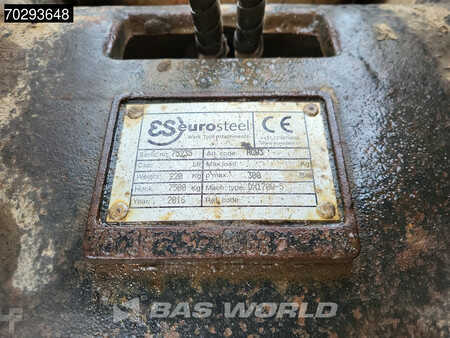 Escavadora de rodas 2014 Doosan DX170 W (40)