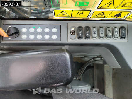 Beltegraver 2015 Caterpillar 320 E L RR Tiltrotator (32)