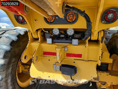 Kink Dumprar 2020 Bell B30 E (13)