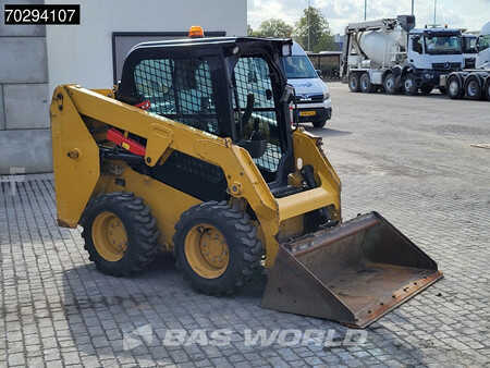 Caterpillar 226 D3 BUCKET + FORKS