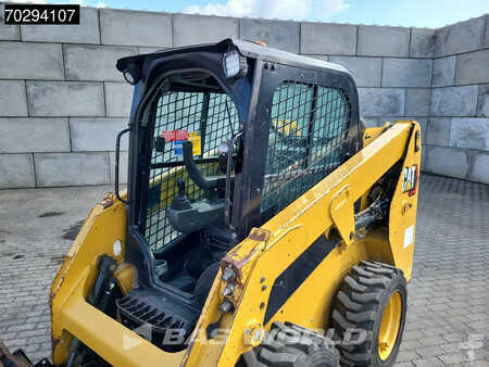 Caterpillar 226 D3 BUCKET + FORKS