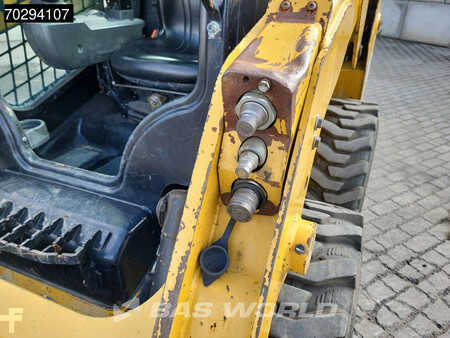 Caterpillar 226 D3 BUCKET + FORKS