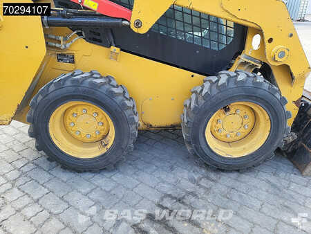 Caterpillar 226 D3 BUCKET + FORKS