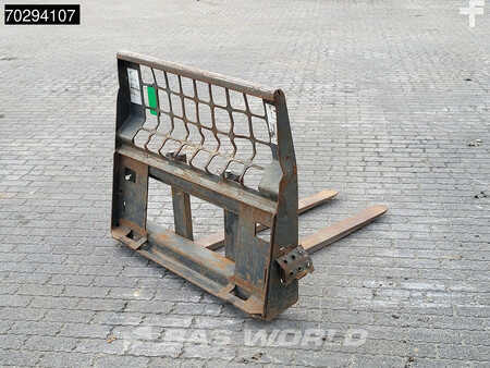 Caterpillar 226 D3 BUCKET + FORKS