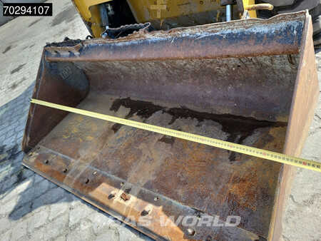 Caterpillar 226 D3 BUCKET + FORKS