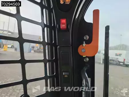 Kolové nakladače 2025 Bobcat S510 A/C - Cabin (28)