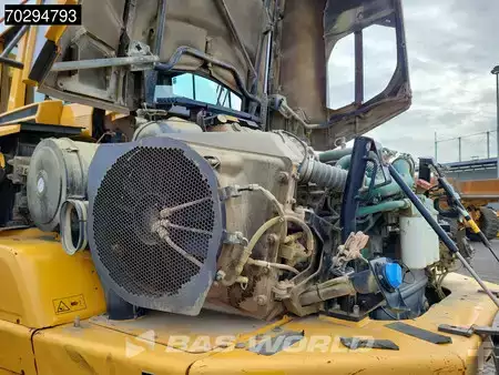 Zalomené klouby-dampry  2015 Volvo A40 G Tail gate (15)