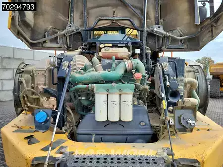 Zalomené klouby-dampry  2015 Volvo A40 G Tail gate (20)