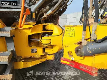 Zalomené klouby-dampry  2015 Volvo A40 G Tail gate (23)