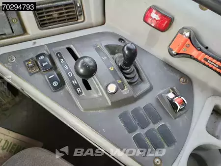 Zalomené klouby-dampry  2015 Volvo A40 G Tail gate (31)