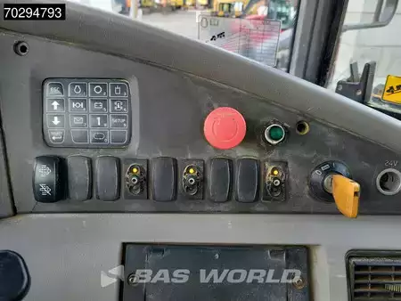 Zalomené klouby-dampry  2015 Volvo A40 G Tail gate (35)