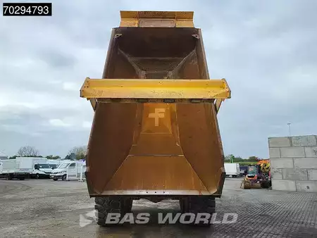 Zalomené klouby-dampry  2015 Volvo A40 G Tail gate (7)