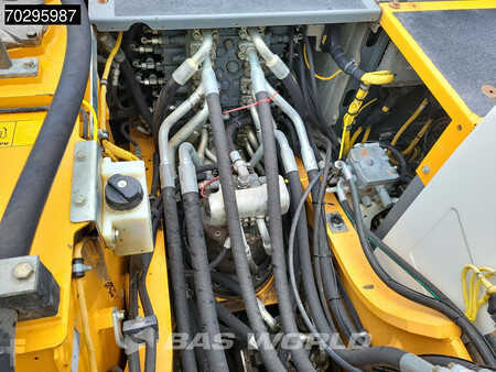 Rupsgraafmachines 2016 Liebherr R922 LC Select (21)