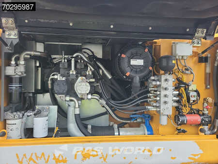 Rupsgraafmachines 2016 Liebherr R922 LC Select (22)