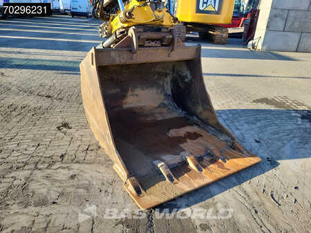 Pelles sur chenilles 2014 Komatsu PC240 LC-10 (16)