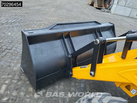 Rigid Backhoe Loader 2025 JCB 3DX PLUS 4WD - A/C - HP (18)