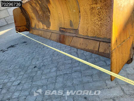 Bulldosere 2011 Caterpillar D6 N LGP (15)