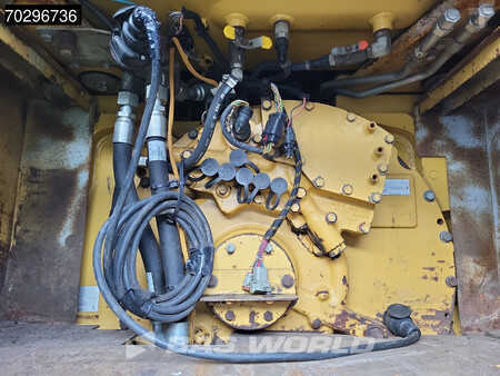 Bulldosere 2011 Caterpillar D6 N LGP (23)