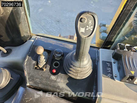 Bulldosere 2011 Caterpillar D6 N LGP (28)