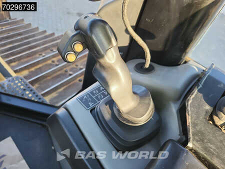 Bulldosere 2011 Caterpillar D6 N LGP (32)