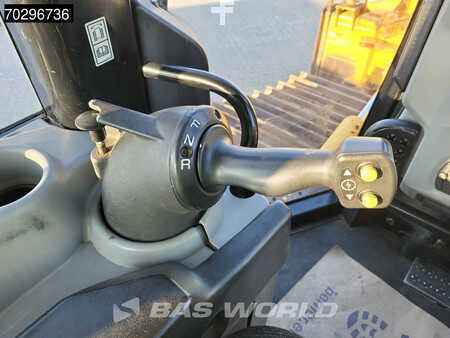 Bulldosere 2011 Caterpillar D6 N LGP (34)