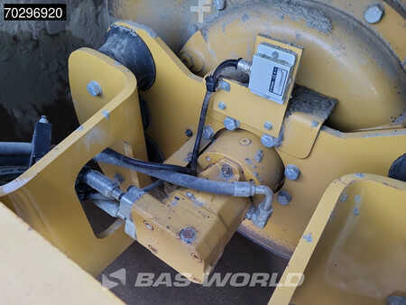 Single drum compactors 2017 Caterpillar CS66 B A/C - Trimble GPS (18)