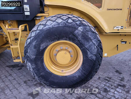 Single drum compactors 2017 Caterpillar CS66 B A/C - Trimble GPS (19)