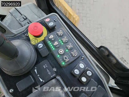 Single drum compactors 2017 Caterpillar CS66 B A/C - Trimble GPS (24)