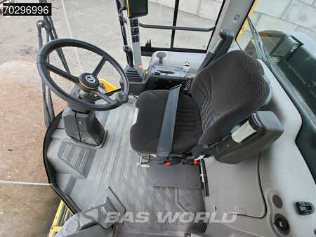 Compactador monocilíndrico 2021 Volvo SD135 B A/C (23)