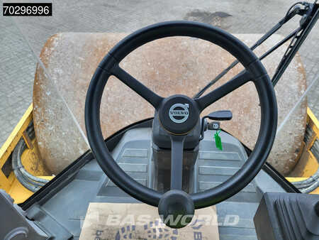 Compactador monocilíndrico 2021 Volvo SD135 B A/C (24)