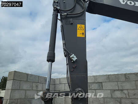 Escavadora de rastos 2019 Volvo EC220 E L (11)