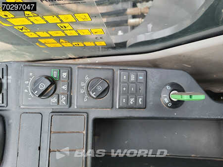 Escavadora de rastos 2019 Volvo EC220 E L (33)