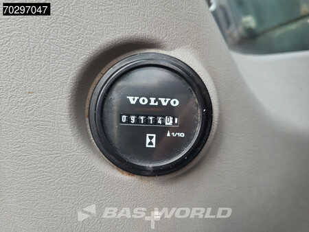 Escavadora de rastos 2019 Volvo EC220 E L (36)