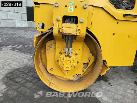 Walce gładkie 2018 Caterpillar CB2.7 (10)