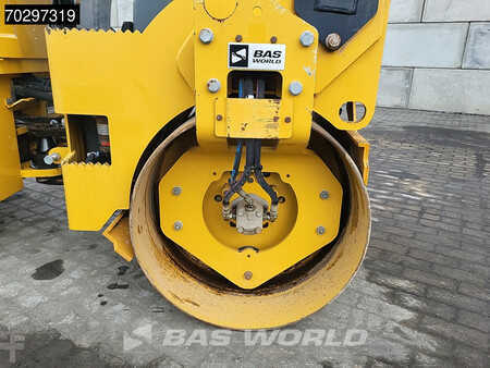 Walce gładkie 2018 Caterpillar CB2.7 (11)