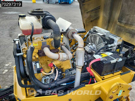 Walce gładkie 2018 Caterpillar CB2.7 (14)