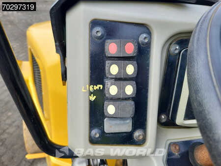 Walce gładkie 2018 Caterpillar CB2.7 (27)