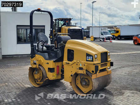 Walce gładkie 2018 Caterpillar CB2.7 (6)