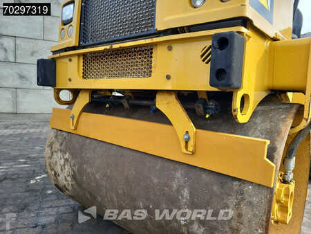 Walce gładkie 2018 Caterpillar CB2.7 (8)