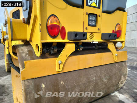 Walce gładkie 2018 Caterpillar CB2.7 (9)