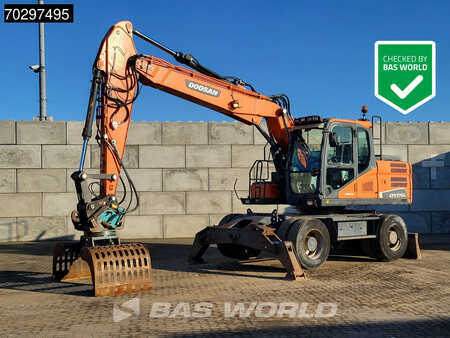 Escavatori gommati 2016 Doosan DX170W -5 (1)
