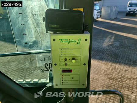 Escavatori gommati 2016 Doosan DX170W -5 (33)