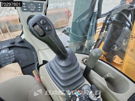 Escavadora de rastos 2016 Case CX130 D (32)