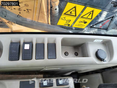 Escavadora de rastos 2016 Case CX130 D (38)